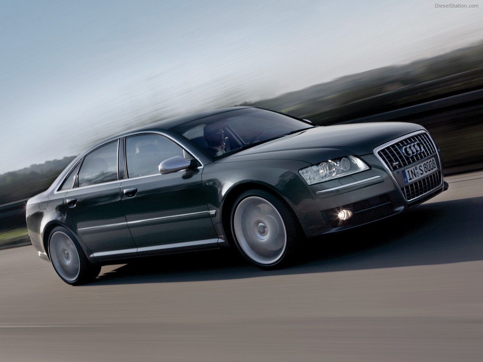 Audi S8 (2005)